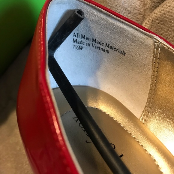 Red pumps - Picture 4 of 5